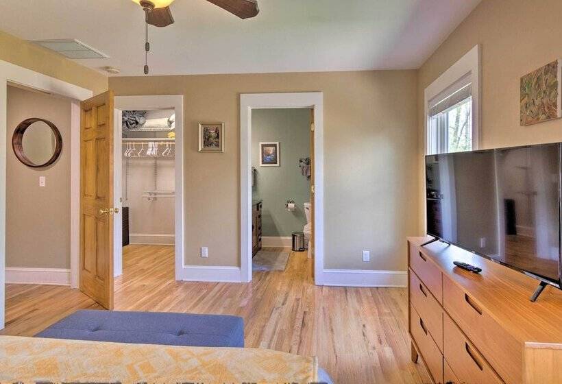 Downtown Brevard Home: Walk To Bars & Breweries!