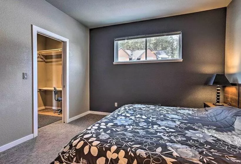 Hakuna Matata Cabin    11 Mi To Mt Rushmore!