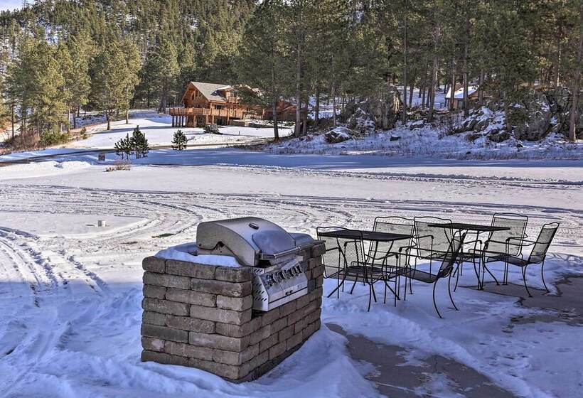 Hakuna Matata Cabin    11 Mi To Mt Rushmore!
