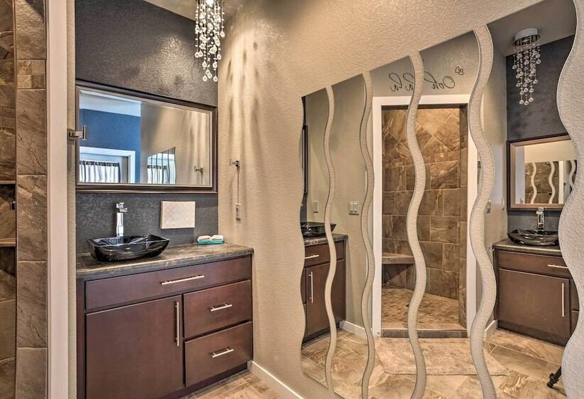 Hakuna Matata Cabin    11 Mi To Mt Rushmore!