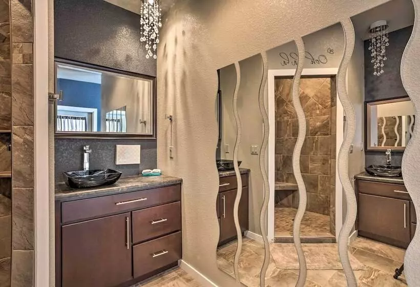 Hakuna Matata Cabin    11 Mi To Mt Rushmore!