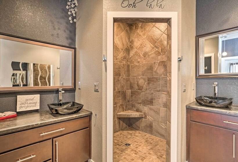 Hakuna Matata Cabin    11 Mi To Mt Rushmore!