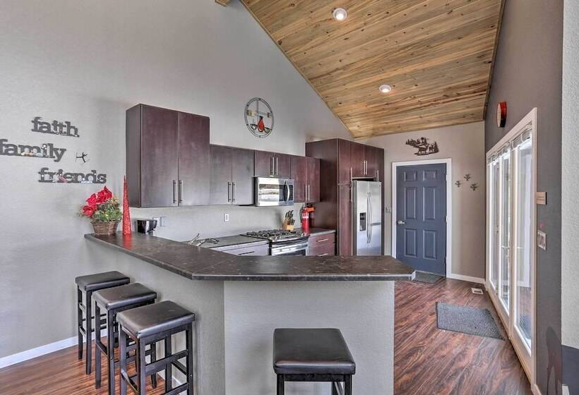 Hakuna Matata Cabin    11 Mi To Mt Rushmore!