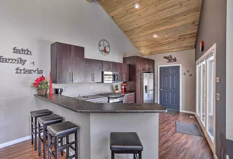 Hakuna Matata Cabin    11 Mi To Mt Rushmore!