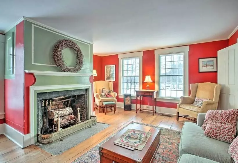 Historic Bradford Home   8 Mi To Mount Sunapee!