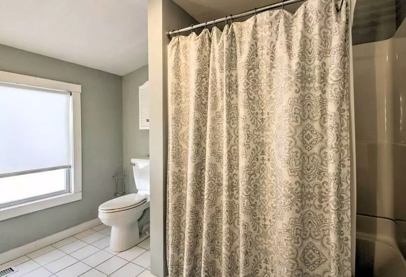 Historic Bradford Home   8 Mi To Mount Sunapee!