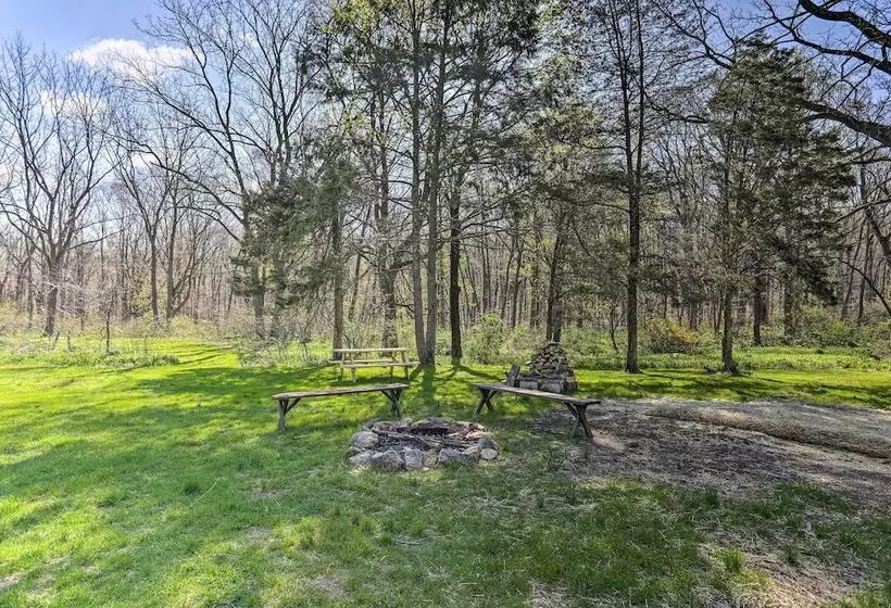 Idyllic Hellertown Cottage W/ Patio & Fire Pit!