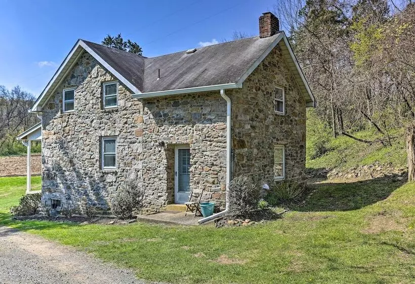 Idyllic Hellertown Cottage W/ Patio & Fire Pit!