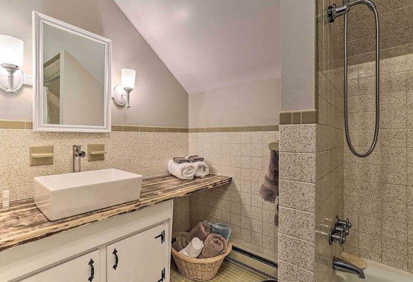 Idyllic Hellertown Cottage W/ Patio & Fire Pit!