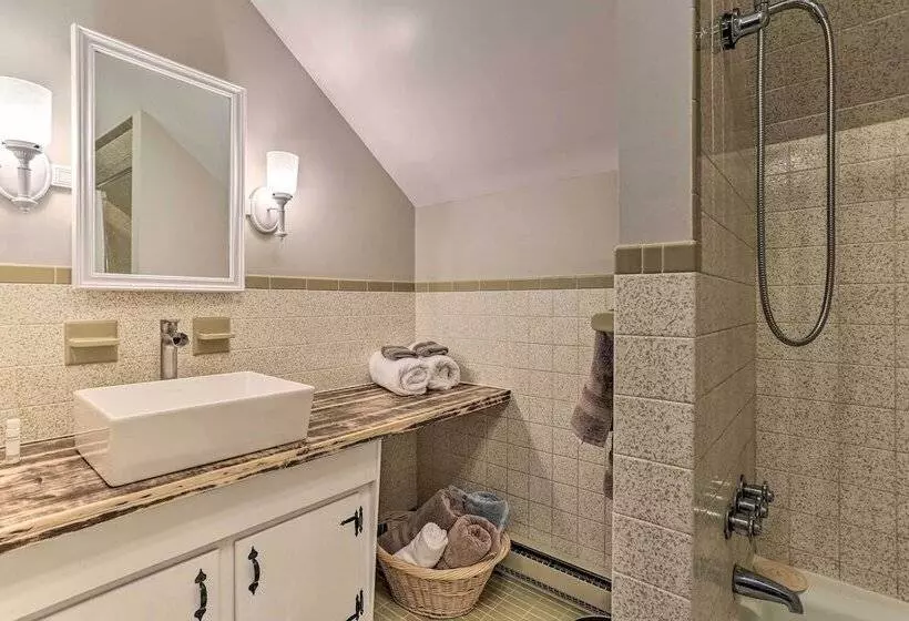 Idyllic Hellertown Cottage W/ Patio & Fire Pit!