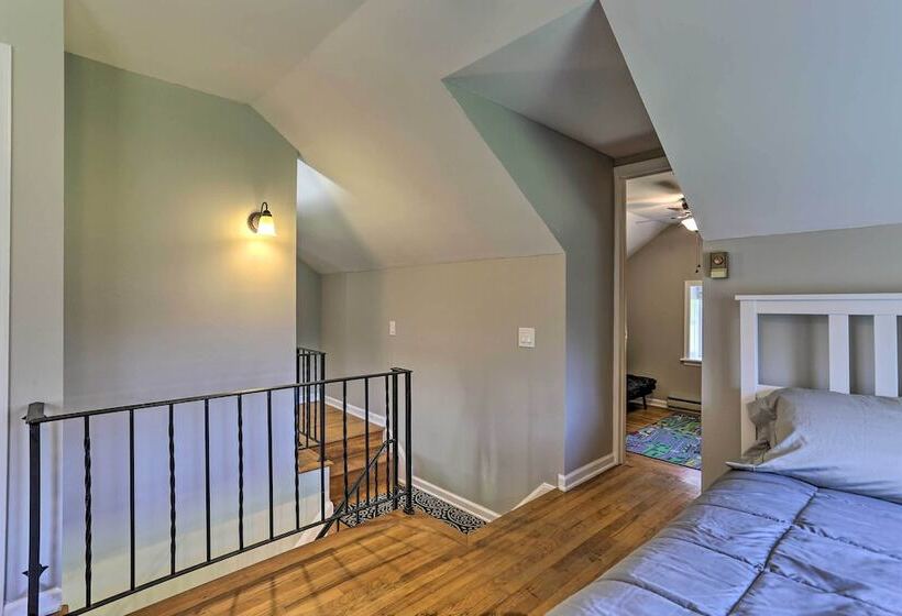 Idyllic Hellertown Cottage W/ Patio & Fire Pit!