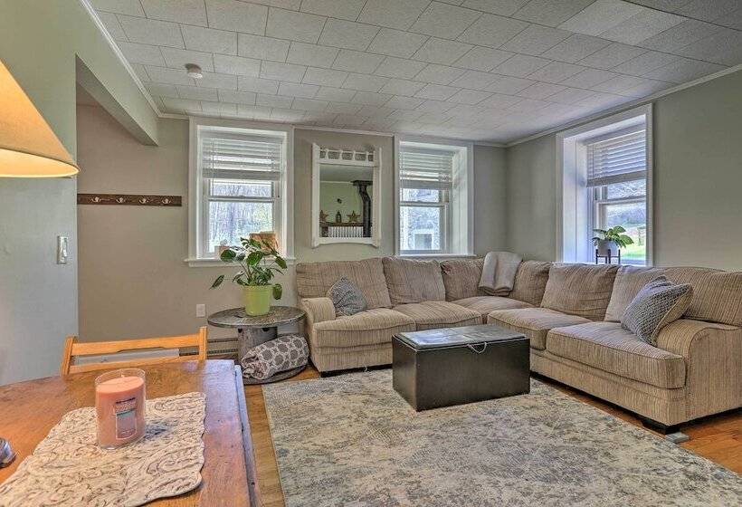 Idyllic Hellertown Cottage W/ Patio & Fire Pit!