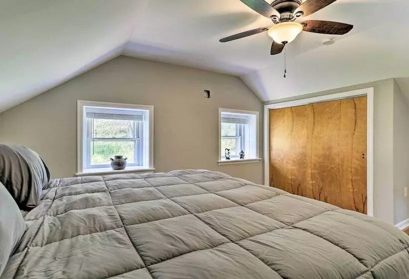 Idyllic Hellertown Cottage W/ Patio & Fire Pit!