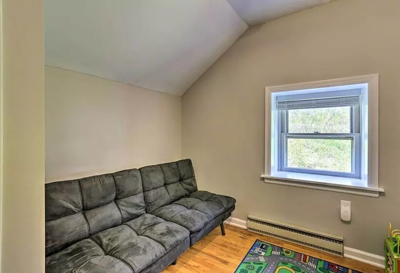 Idyllic Hellertown Cottage W/ Patio & Fire Pit!