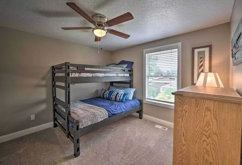 Idyllic Nampa Family Home With Hot Tub & Fire Pit!