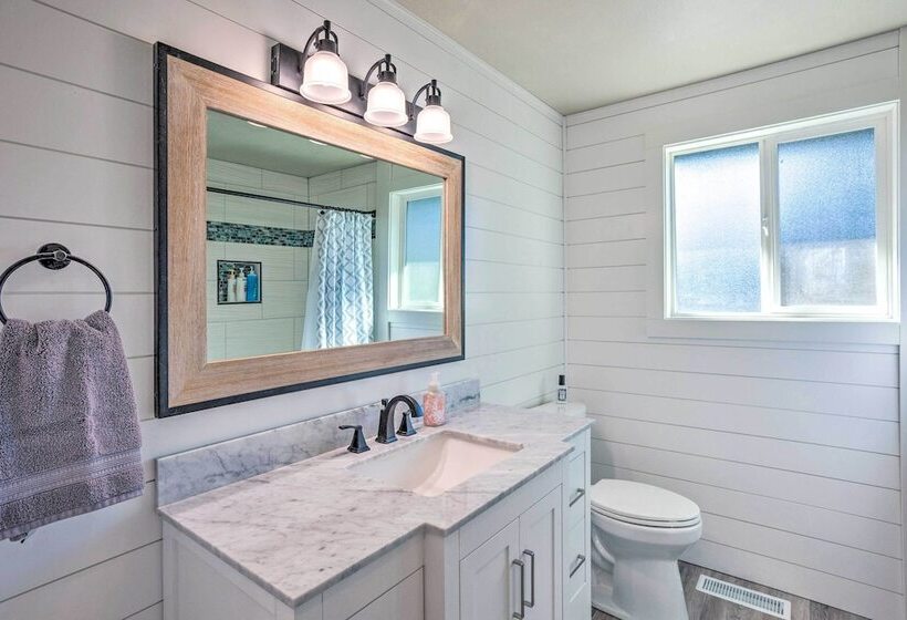 Lakeside Lacey Gem W/ Fire Pit + Private Dock