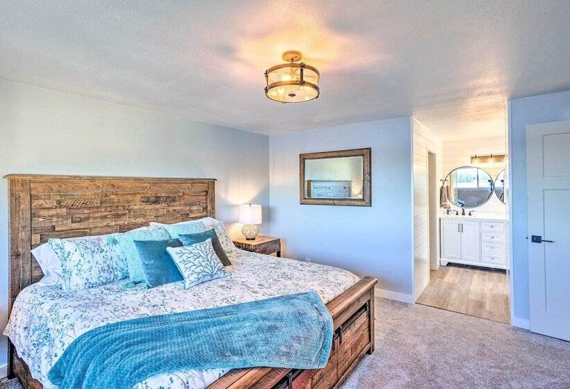 Lakeside Lacey Gem W/ Fire Pit + Private Dock