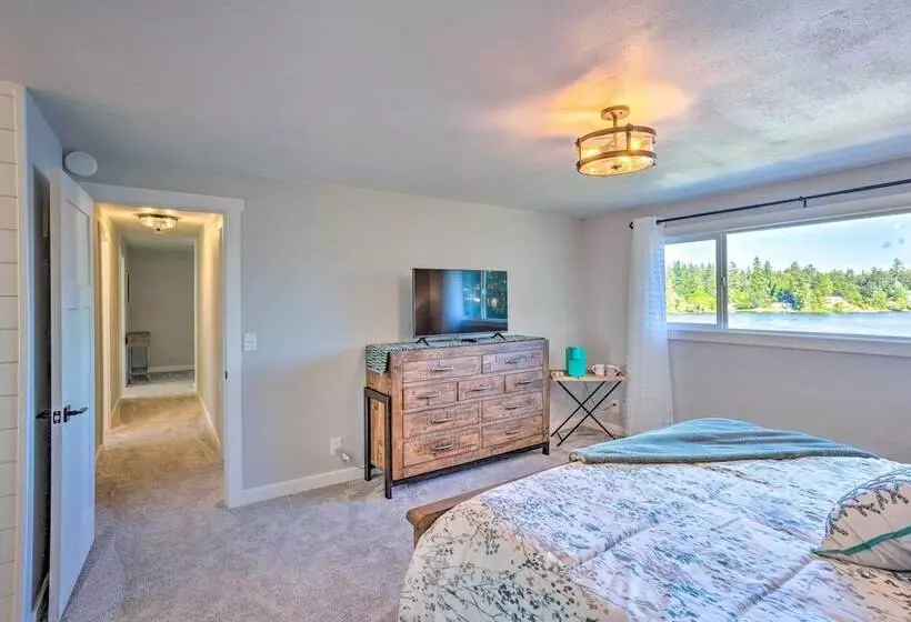 Lakeside Lacey Gem W/ Fire Pit + Private Dock