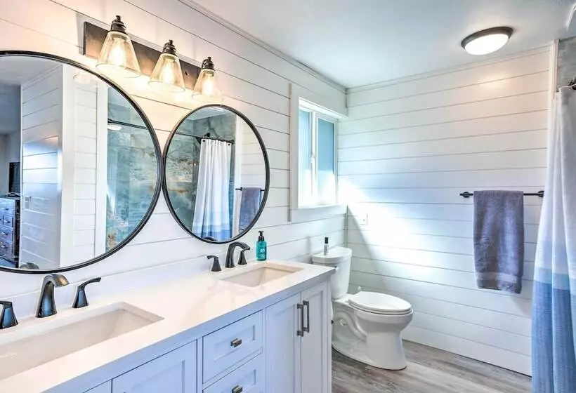 Lakeside Lacey Gem W/ Fire Pit + Private Dock