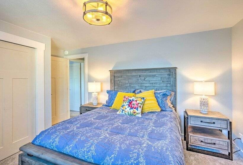 Lakeside Lacey Gem W/ Fire Pit + Private Dock