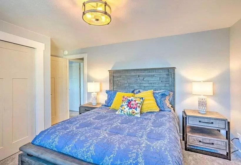 Lakeside Lacey Gem W/ Fire Pit + Private Dock