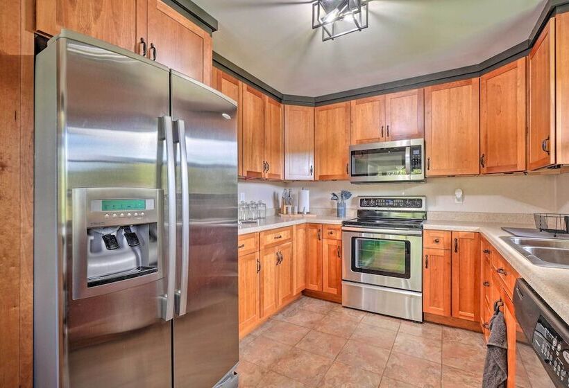 Lakeside Spring City Home: Private Boat Ramp!