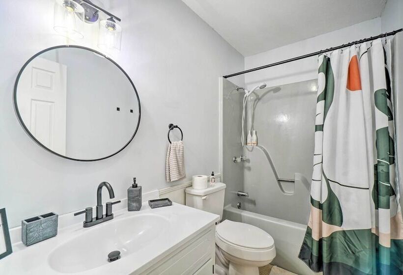 Lakeside Spring City Home: Private Boat Ramp!