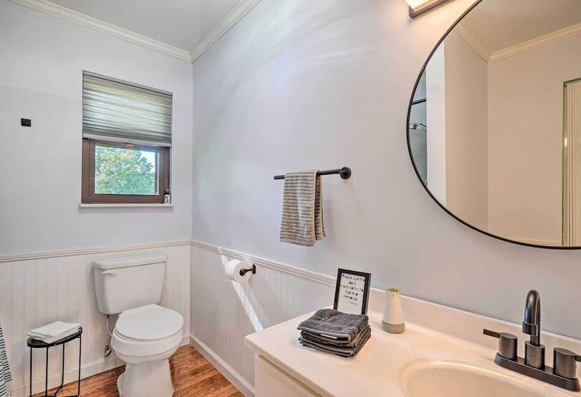 Lakeside Spring City Home: Private Boat Ramp!