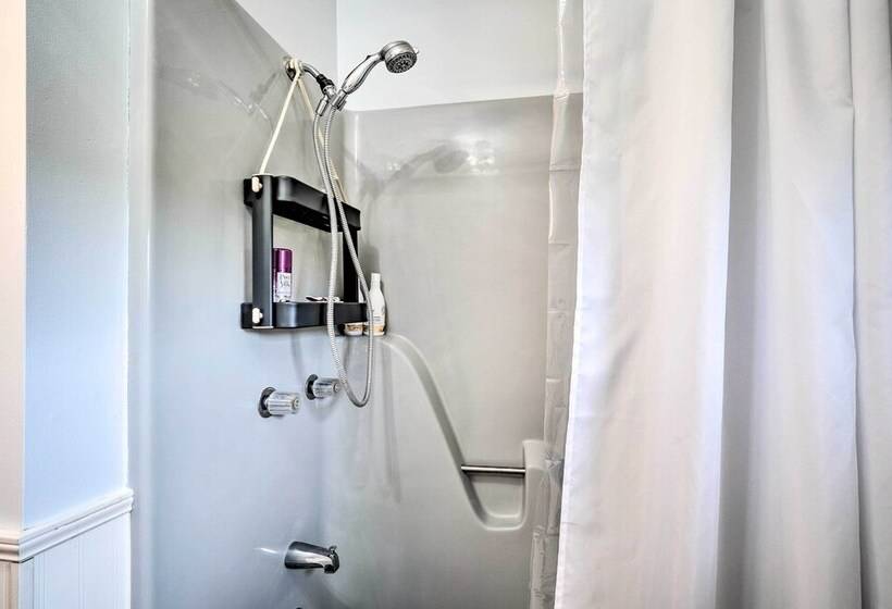 Lakeside Spring City Home: Private Boat Ramp!