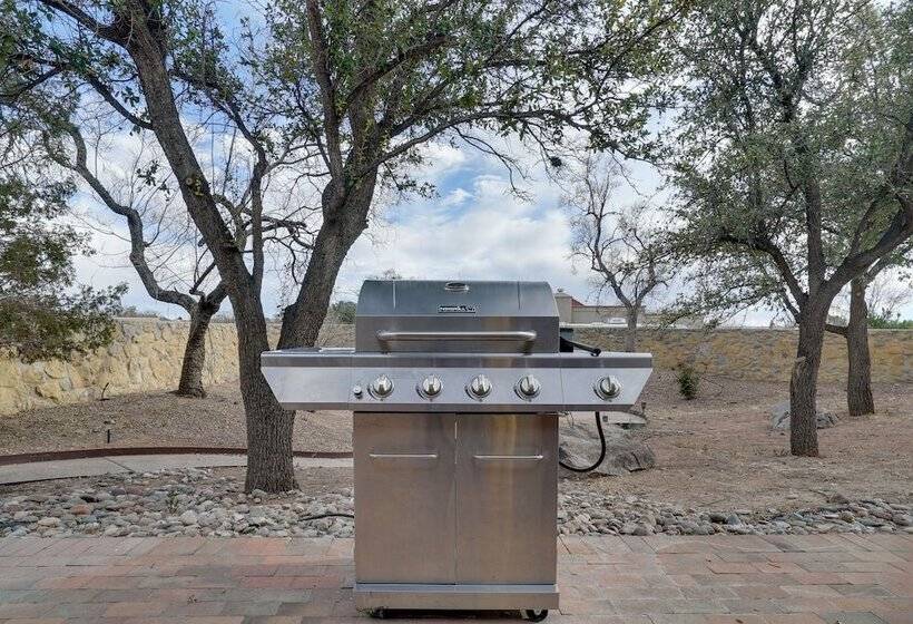 Las Cruces Home La Casa Blanca W/ Courtyard
