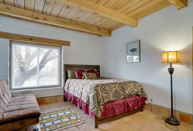 Las Cruces Home La Casa Blanca W/ Courtyard