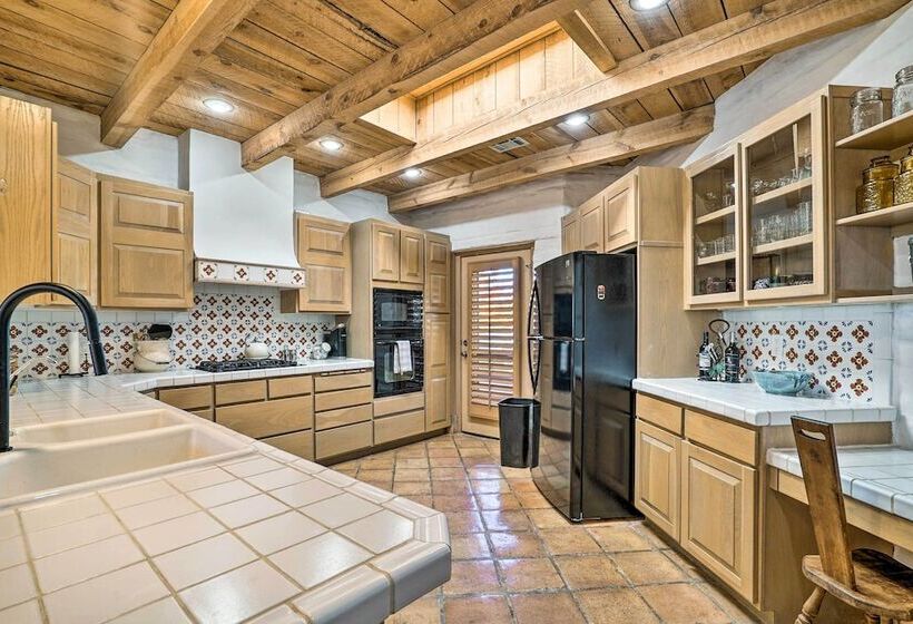 Las Cruces Home La Casa Blanca W/ Courtyard