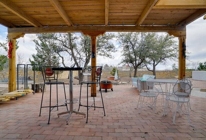 Las Cruces Home La Casa Blanca W/ Courtyard