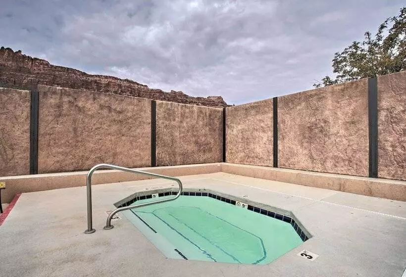 Moab Retreat: 10 Mi To Arches National Park!