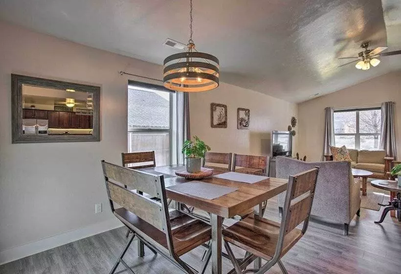 Moab Retreat: 10 Mi To Arches National Park!