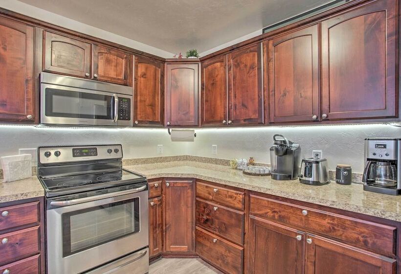 Moab Retreat: 10 Mi To Arches National Park!