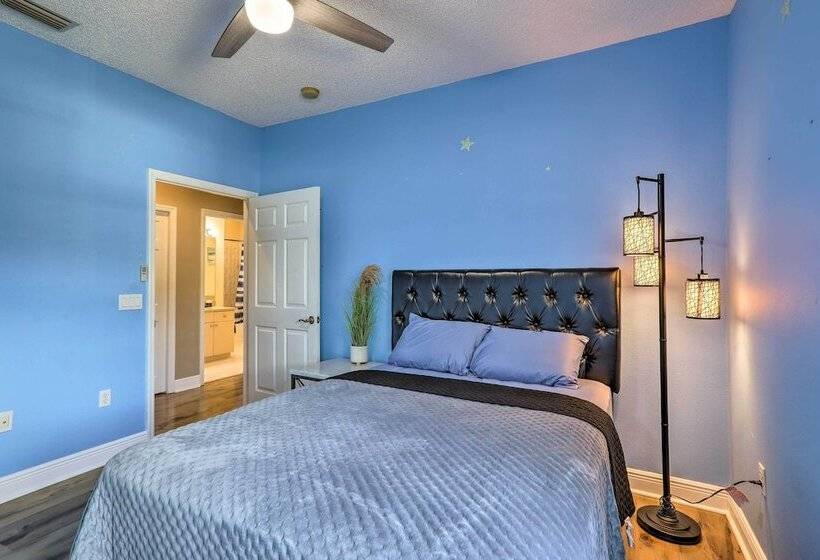 Modern Clearwater Home W/ Deck: 9 Mi To Beach