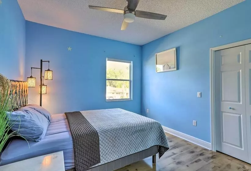 Modern Clearwater Home W/ Deck: 9 Mi To Beach