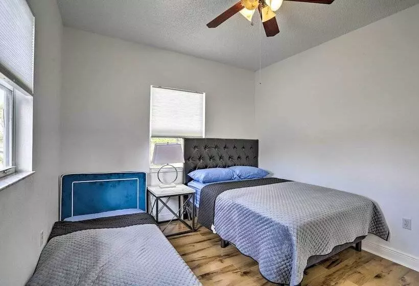 Modern Clearwater Home W/ Deck: 9 Mi To Beach