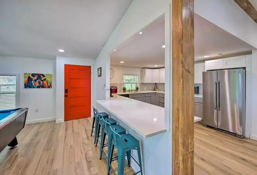 Modern Lakefront Mabank Home W/ Pool Table!