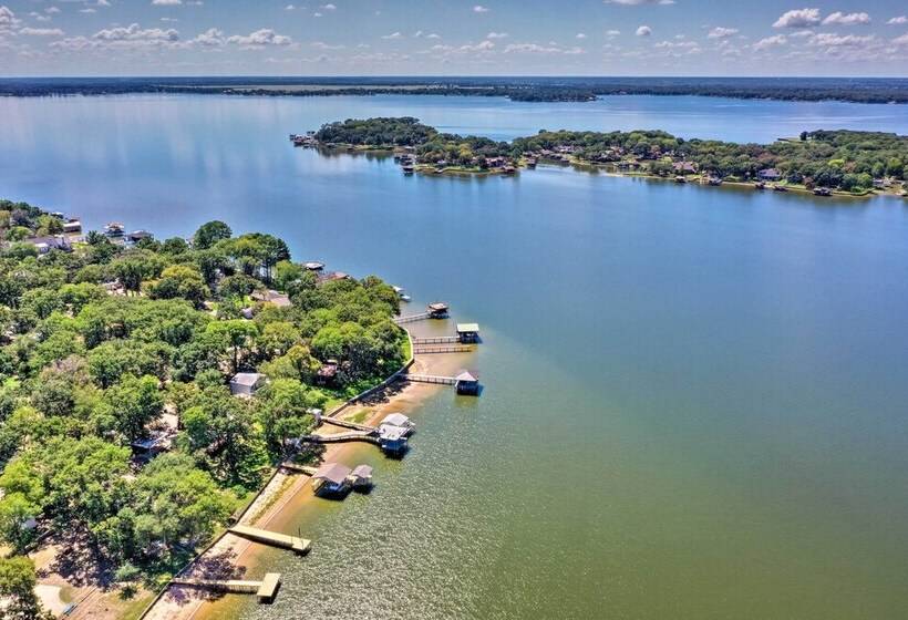 Modern Lakefront Mabank Home W/ Pool Table!