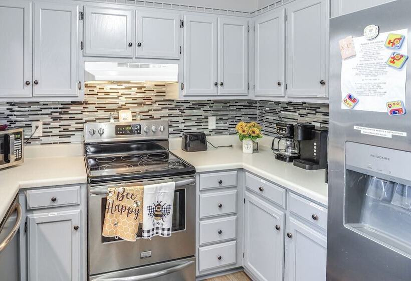 Above Ground Pool & Backyard At Murfreesboro Home!