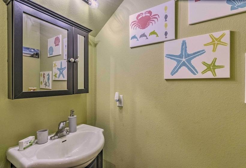 Navarre Beach House: Minutes To Restaurants!