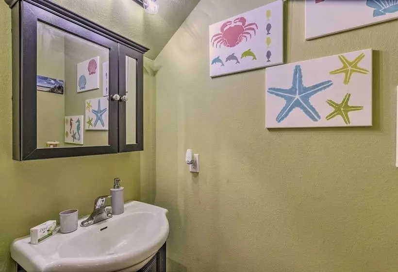 Navarre Beach House: Minutes To Restaurants!