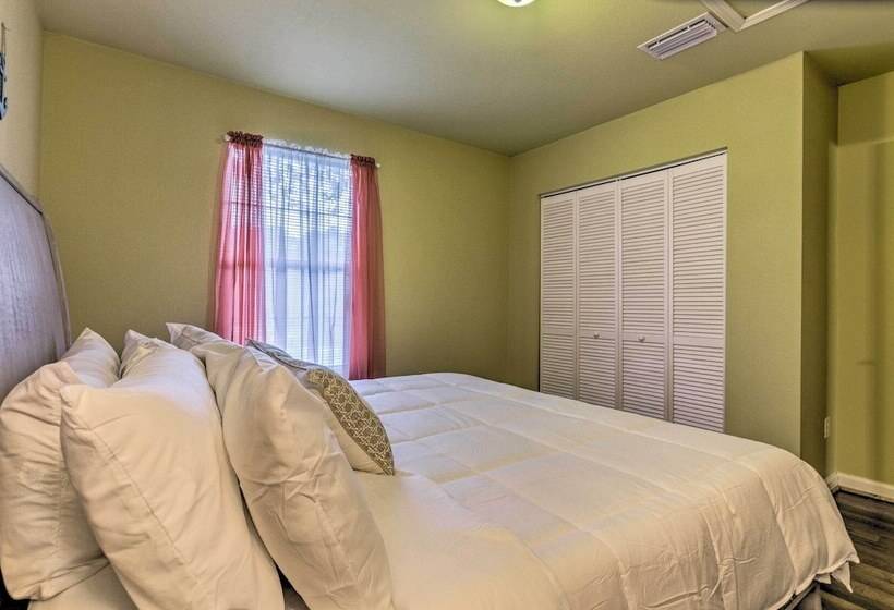Navarre Beach House: Minutes To Restaurants!