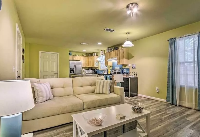 Navarre Beach House: Minutes To Restaurants!
