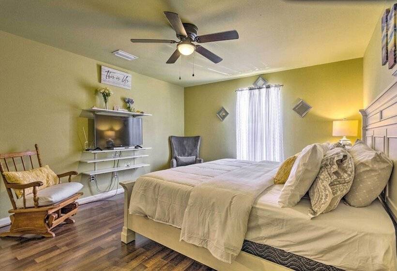 Navarre Beach House: Minutes To Restaurants!