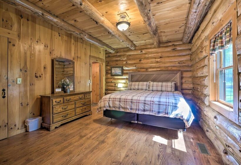 The Red Pine Cabin  W/ Private Pond & Dock!