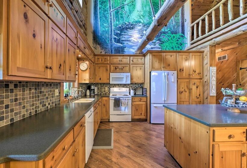 The Red Pine Cabin  W/ Private Pond & Dock!