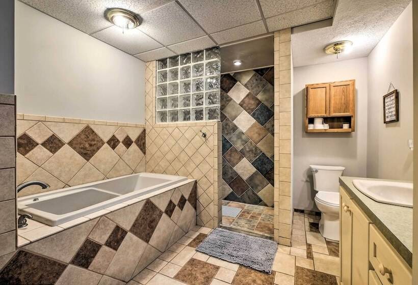 The Red Pine Cabin  W/ Private Pond & Dock!